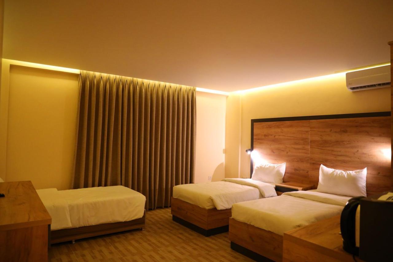 The Palm Hotel Akaba Exterior foto
